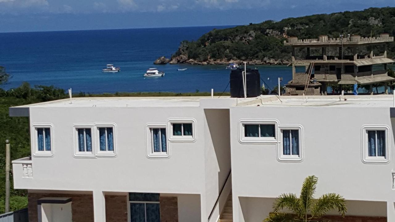 Ensenada Resort Punta Rucia Exterior photo